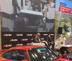 Powiększ zdjęcie Wywiad z dziennikarzami TVN Turbo 