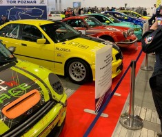 Powiększ zdjęcie Ekspozycja samochodów