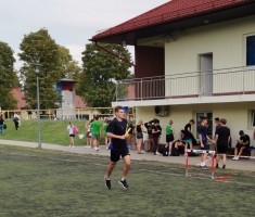 Powiększ zdjęcie Jakub Mazur kończy swoją zmianę w sztafecie