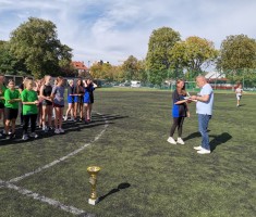 Powiększ zdjęcie Przedstawicielka sztafety dziewcząt 