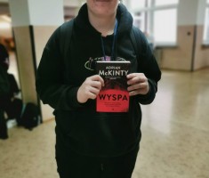 Powiększ zdjęcie Uczeń z książką