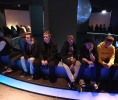 Powiększ zdjęcie Młodzież w Hydropolis