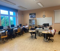 Powiększ zdjęcie Młodzież podczas olimpiady logistycznej