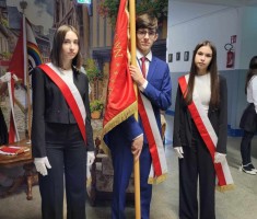 Powiększ zdjęcie Poczet Sztandarowy naszej Szkoły