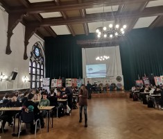 Powiększ zdjęcie Finaliści w trakcie rozgrywania swoich partii