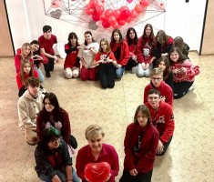 Powiększ zdjęcie Walentynkowa klasa 1R