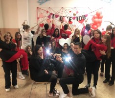 Powiększ zdjęcie Walentynkowa klasa 2E