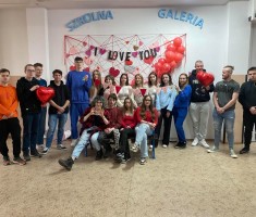 Powiększ zdjęcie Walentynkowa klasa 4RS