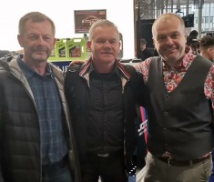 Powiększ zdjęcie Nauczyciele z Przemysławem Szafrańskim z TVN Turbo