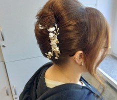 Powiększ zdjęcie Damskie uczesanie wykonane przez Panią Halinkę