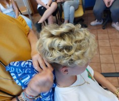 Powiększ zdjęcie Męskie uczesanie