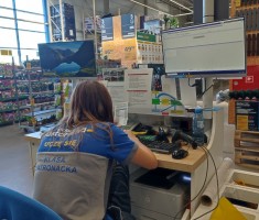 Powiększ zdjęcie Uczniowie klasy 2 podczas praktyk w Castoramie