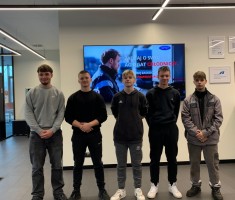 Powiększ zdjęcie Zdjęcie przedstawia stypendystów