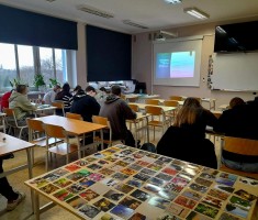 Powiększ zdjęcie Zdjęcie przedstawia uczestników warsztatów