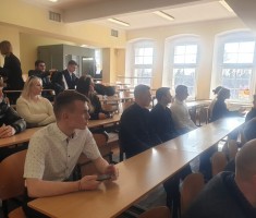 Powiększ zdjęcie Uczestnicy finału przed jego rozpoczęciem