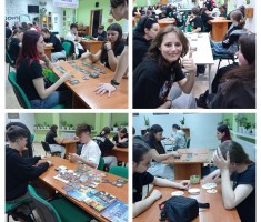 Powiększ zdjęcie Uczestnicy Nocy Gier Planszowych podczas rozgrywek