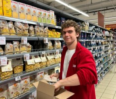 Powiększ zdjęcie Zdjęcie przedstawia uczestników praktyk zawodowych w ramach Erasmus+ we Włoszech