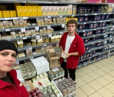 Powiększ zdjęcie Zdjęcie przedstawia uczestników praktyk zawodowych w ramach Erasmus+ we Włoszech