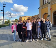 Powiększ zdjęcie Klasa%203%20el%20podczas%20wycieczki