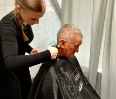 Powiększ zdjęcie Męskie strzyżenie