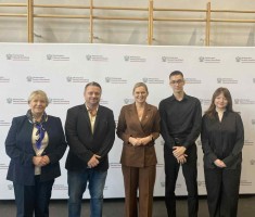 Powiększ zdjęcie Zdjęcie%20przedstawia%20uczestników%20wydarzenia