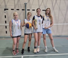 Powiększ zdjęcie Mistrzynie%20powiatu%20w%20koszykówce%203x3