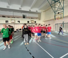 Powiększ zdjęcie Drużyny przygotowane do dekoracji