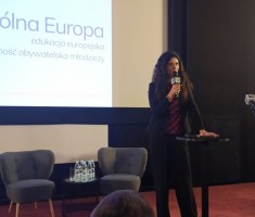 Powiększ zdjęcie Konferencja 