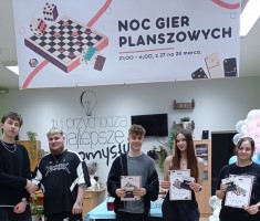 Powiększ zdjęcie Laureaci Turnieju Gier Karcianych