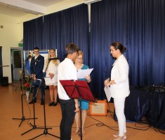 Powiększ zdjęcie Wręczanie nagród