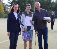 Powiększ zdjęcie Laureaci drugiego miejsca z dyrekcją