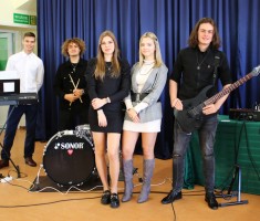 Powiększ zdjęcie Zespół muzyczny