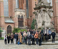 Powiększ zdjęcie Klasy 4E i 3aw: integracja we Wrocławiu