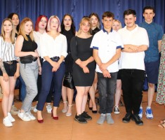 Powiększ zdjęcie Uczniowie klasy 3bf z wychowawcą