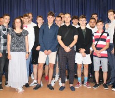 Powiększ zdjęcie Uczniowie klasy 3eb z wychowawcą