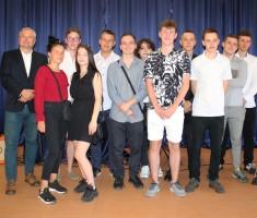 Powiększ zdjęcie Uczniowie klasy 3w z wychowawcą