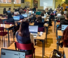 Powiększ zdjęcie Uczestnicy podczas olimpiady