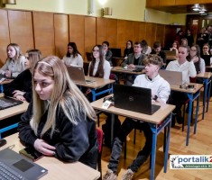 Powiększ zdjęcie Uczestnicy Olimpiady