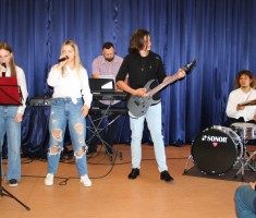 Powiększ zdjęcie Oprawa muzyczna