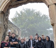 Powiększ zdjęcie Na zamku