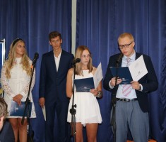 Powiększ zdjęcie Przedstawiciele klas trzecich