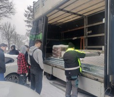 Powiększ zdjęcie Rozładunek materiałów