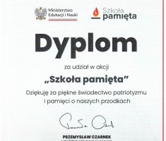 Przejdź do - Emilka z dyplomem ogólnopolskiej akcji MEN "Szkoła Pamięta"