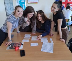 Przejdź do - Stacje dydaktyczne zamiast podręcznika?