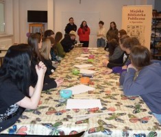 Powiększ zdjęcie Prowadzący%20oraz%20uczestnicy%20warsztatów