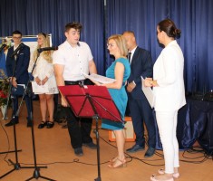 Powiększ zdjęcie Wręczanie nagród 
