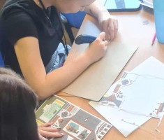 Powiększ zdjęcie Zdjęcie - Niecodzienna lekcja patriotyzmu