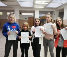 Powiększ zdjęcie Przedstawiciele fikcyjnej firmy cateringowej 