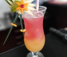 Powiększ zdjęcie zdjęcie ze szkolenia barmańskiego