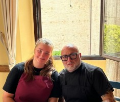 Powiększ zdjęcie Uczennica z pracodawcą